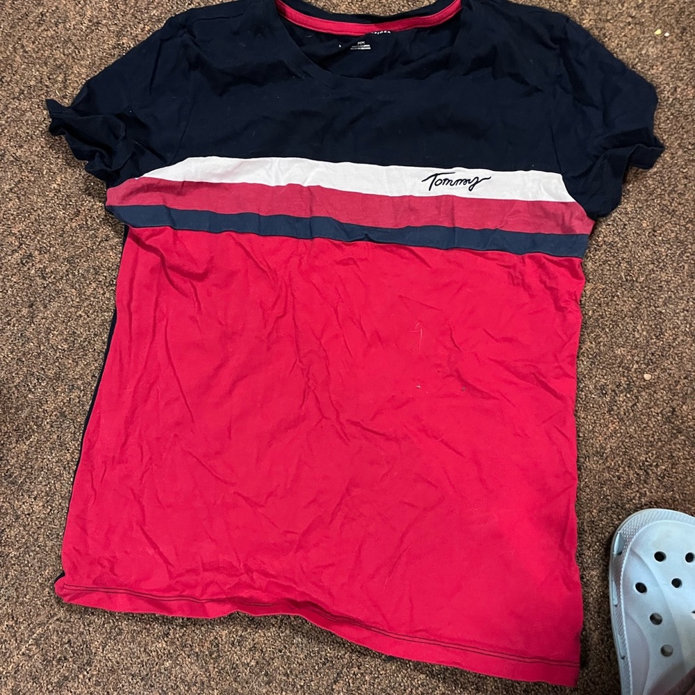 Women’s Tommy Hilfiger shirt